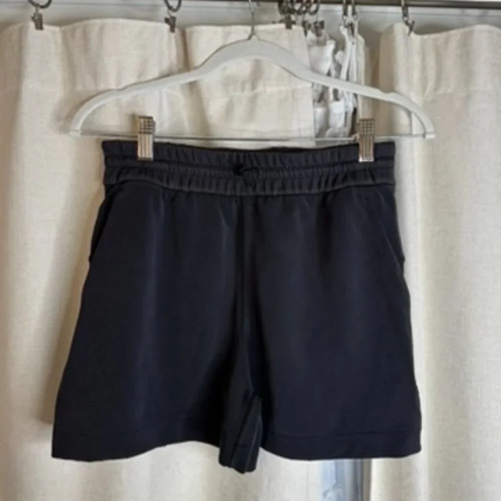 Lululemon Softstreme High-Rise Short 4” – Black - Picture 3 of 6